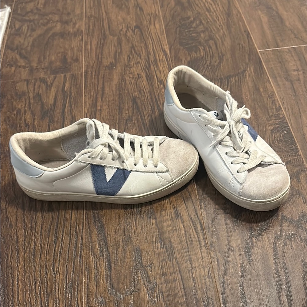 White Sneakers with Blue Accent
